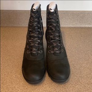 Sorel Lexie lace-up boots